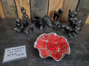 lot 13 image: Lot of Vintage Black Ceramic Pieces Cat, Salt and Pepper, Dog Vase and more