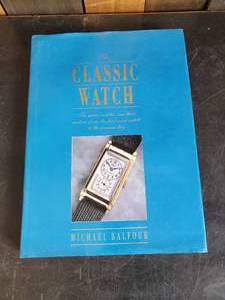 lot 101 image: Vintage Classic Watch Book  Lots of great information and Pictures A timeless Book