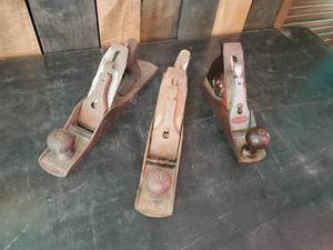 lot 125 image: 3 Vintage Wood Planes Stanley #5