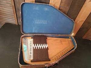 lot 134 image: Vintage Autoharp By Oscar Schmidt Mid Modern Fantastic condition with Case