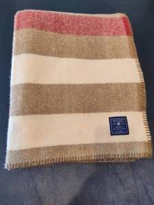lot 27 image: Faribault Woolen Mill Blanket