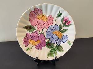 lot 34 image: Vintage Blue Ridge Southern Pottery Floral Handpainted Plate