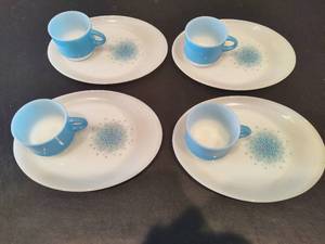 lot 7 image: Rare Vintage Anchor Hocking Fire King Blue Mosaic Snack Sets