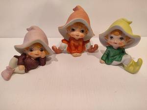lot 100 image: Vintage HOMCO Pixie Elf Figurines