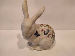 lot 97 image: Vintage Matte Crackle Glazed Floral Rabbit