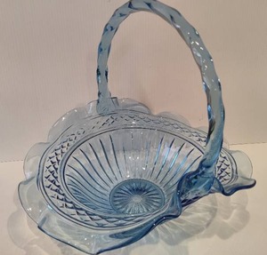 lot 17 image: FENTON Blue Flass Ruffled Basket