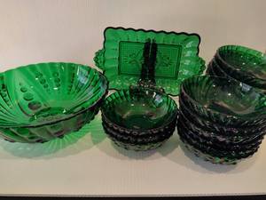 lot 30 image: Emerald Green Serving Bowl, Dessert Cups & Relish Tray