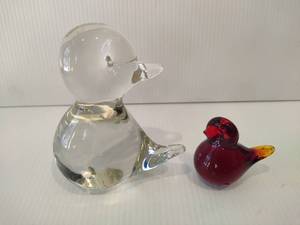 lot 99 image: KONST Amberina Glass Bird & Clear Glass Duck