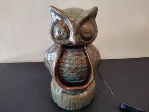 lot 60 image: Owl Fountain