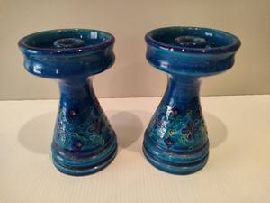 lot 44 image: Mid Century Rimini Blue Pottery Candle Holders