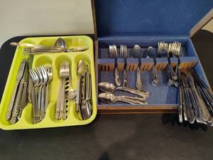lot 83 image: Assorted Flatware