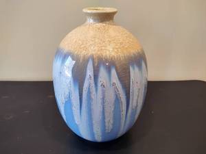 lot 93 image: Ceramic Glazed Pottery Vase