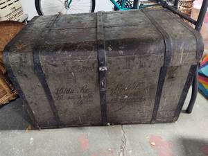 lot 45 image: Old Storage Trunk
