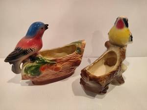lot 61 image: California Pottery Songbird Planters