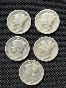 lot 38 image: Five Mercury Silver Dimes (90%) 1920  1923  1924  1929  1945 - VG