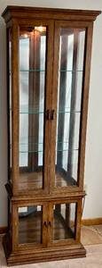 lot 13 image: Contemporary Curio Lighted Display Cabinet