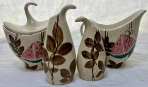 lot 37 image: Red Wing Pottery Tampico Salt & Pepper plus Sugar Bowl with Lid and Creamer