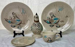 lot 19 image: Vintage Red Wing Pottery Bob White Pattern Quail Hors doeuvers Server, 2 Dinner Plates and Cup & Saucer,