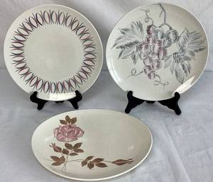 lot 44 image: Red Wing Pottery Plate Bundle - True China 240 10, Rose 10.25 and True China Crocus 311 10.25