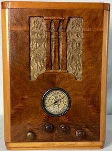 lot 58 image: 1930s Delco Radio Model 1106-85 Tabletop Model