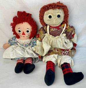 lot 106 image: Vintage Raggedy Ann Dolls