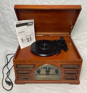 Crosley Rochester RadioPhonographCDCassette Player CR66