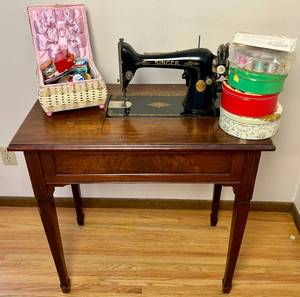 Vintage Singer Sewing Machine in Cabinet and Sewing Accessories