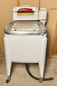 Vintage Maytag Gyratator Washer Model E2L