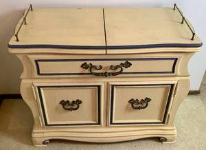 Hickory Manufacturing Co Furniture Slide Top ServerBuffet