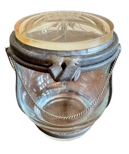 lot 69 image: Vintage Etched Glass Trinket Jar