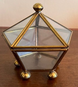 lot 121 image: Vintage Five Sided Brass and Glass Trinket Box