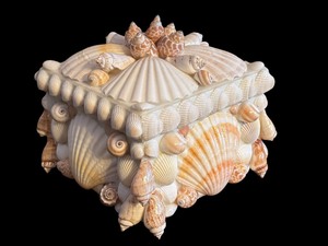 lot 205 image: Large Handcrafted Seashell Design Dresser Box  Jewelry Box