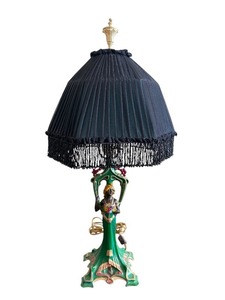 lot 29 image: Vintage Art Deco Metal Figurine Table Lamp