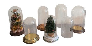 lot 127 image: Variety of Glass Cloches
