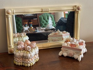lot 158 image: Shell Motif Dresser Boxes and Decorative Mirror with Shell Accents