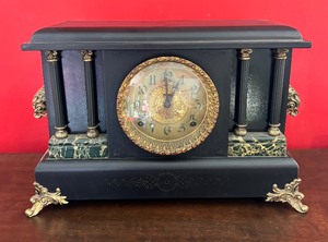 lot 256 image: Vintage Ingraham Mantle Clock