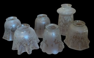 lot 124A image: Variety of Vintage Glass Lamp Shades