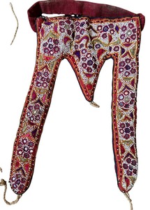 lot 508 image: Vintage Beaded Textile  Vintage Bullock Mod (dhandha nu modiyu)