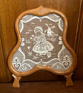lot 512 image: Vintage Lace Window Screen, Dutch Window Decoration, Iconic Dutch Pattern