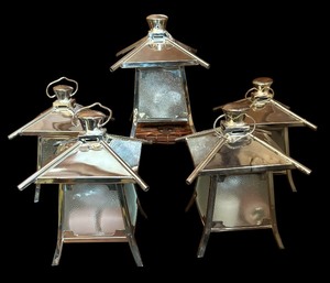 lot 517 image: Five Lantern Style Candle Holders