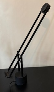 lot 525 image: Counterbalance Table Lamp