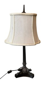 lot 533 image: Vintage Table Lamp