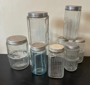 lot 566 image: Variety of Vintage Glass Jars