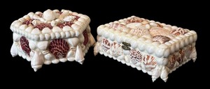 lot 569 image: Two Handcrafted Seashell Motif Trinket  Jewelry Boxes