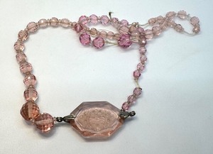lot 210 image: Vintage Glass Etched Glass Pendant Beaded Necklace for Repair