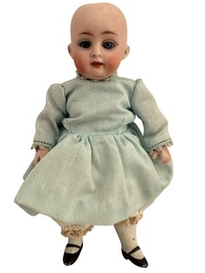 lot 226 image: Antique Porcelain Doll