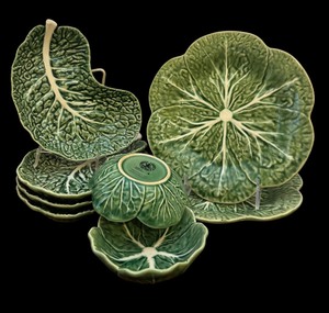 lot 339 image: Vintage Eight Piece Lettuce  Cabbage Kitchenware