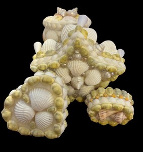 lot 427A image: Handcrafted Seashell Motiff Jewelry  Trinket Boxes
