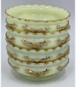 lot 386 image: Set of Four Vintage Heisey Winged Scroll Ivorina Verde Berry Bowls  Four Vintage Heisey Custard Berry Bowls