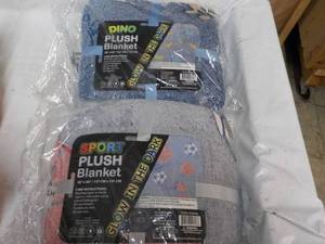 lot 1 image: 2 Glow in the Dark Plush Blankets 5...